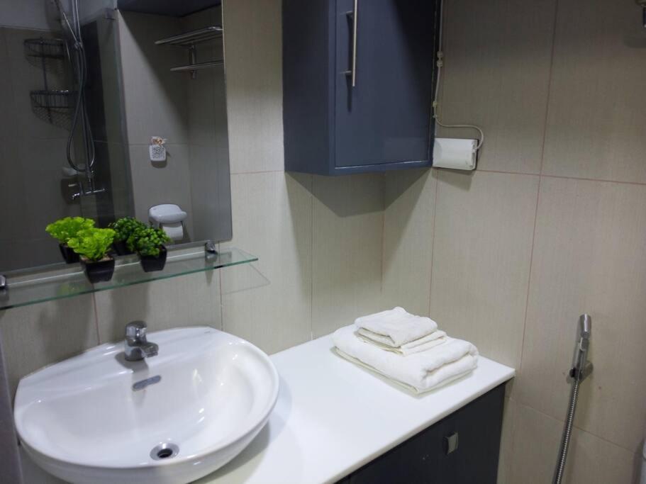 Casa Cintores Condo Near Picc With Free Parking Manila Exteriör bild